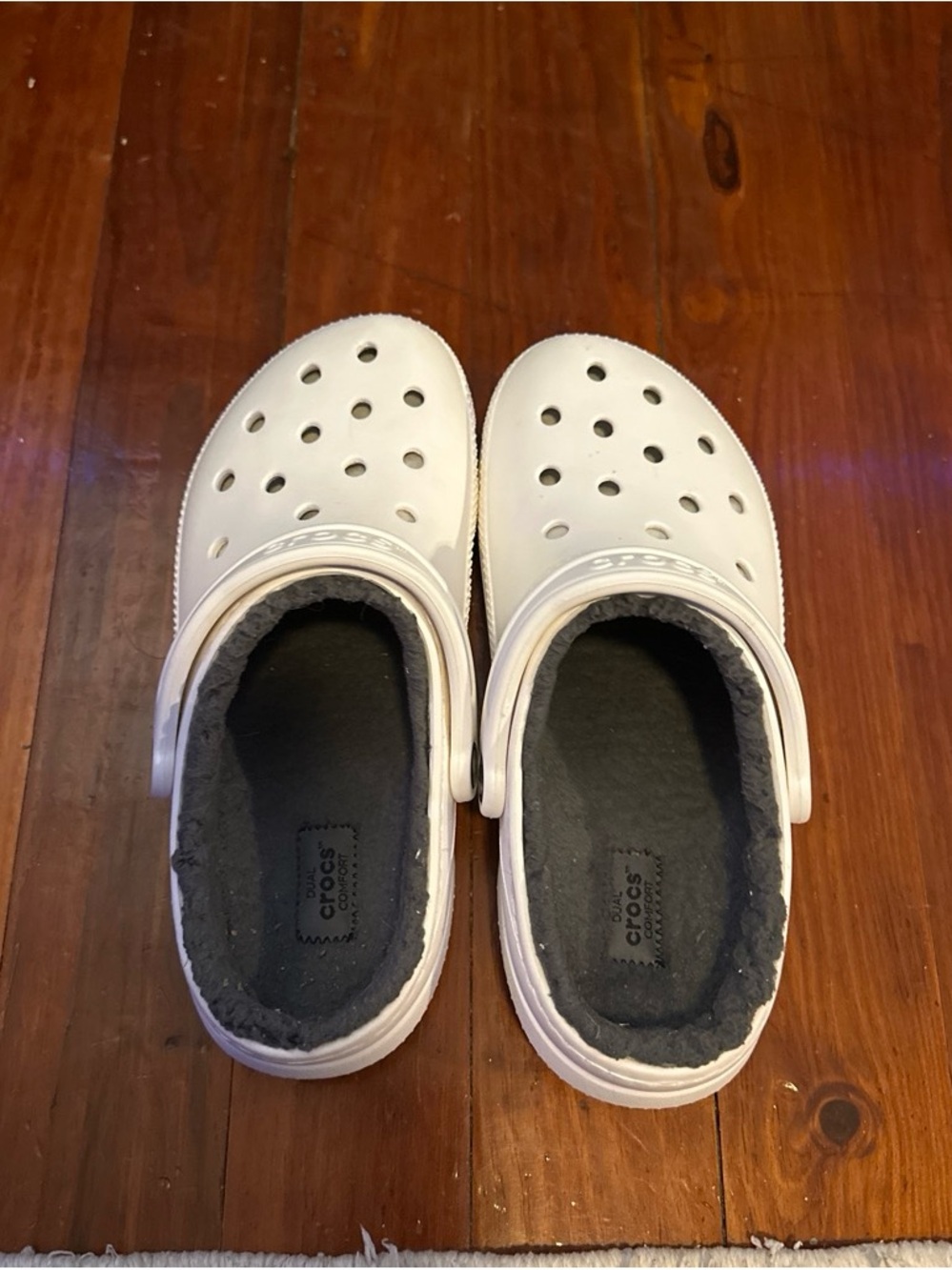 CROCS Kids Classic Lined Clog - White with Gray Lining - Picture 4 of 5
